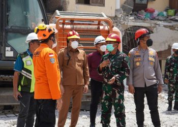 Pemkab dan BNPB Pastikan Penanganan Evakuasi Ponpes Al Khoziny Rampung Besok