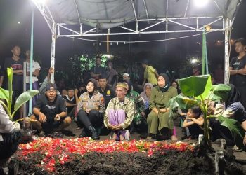 Kapolsek Sedati Ikuti Pemakaman Santri Al Khoziny Asal Desa Pulungan