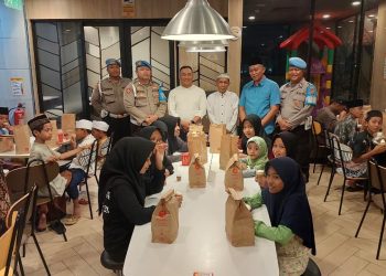 Propam Polresta Sidoarjo Berbagi, Ajak Makan Bergizi