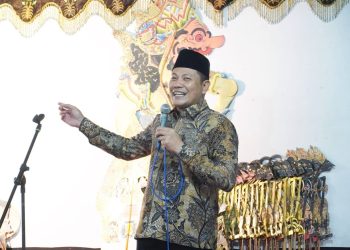 Diguyur Hujan, Bupati Subandi dan Ratusan Warga Hadiri Sedekah Bumi Desa Kloposepuluh