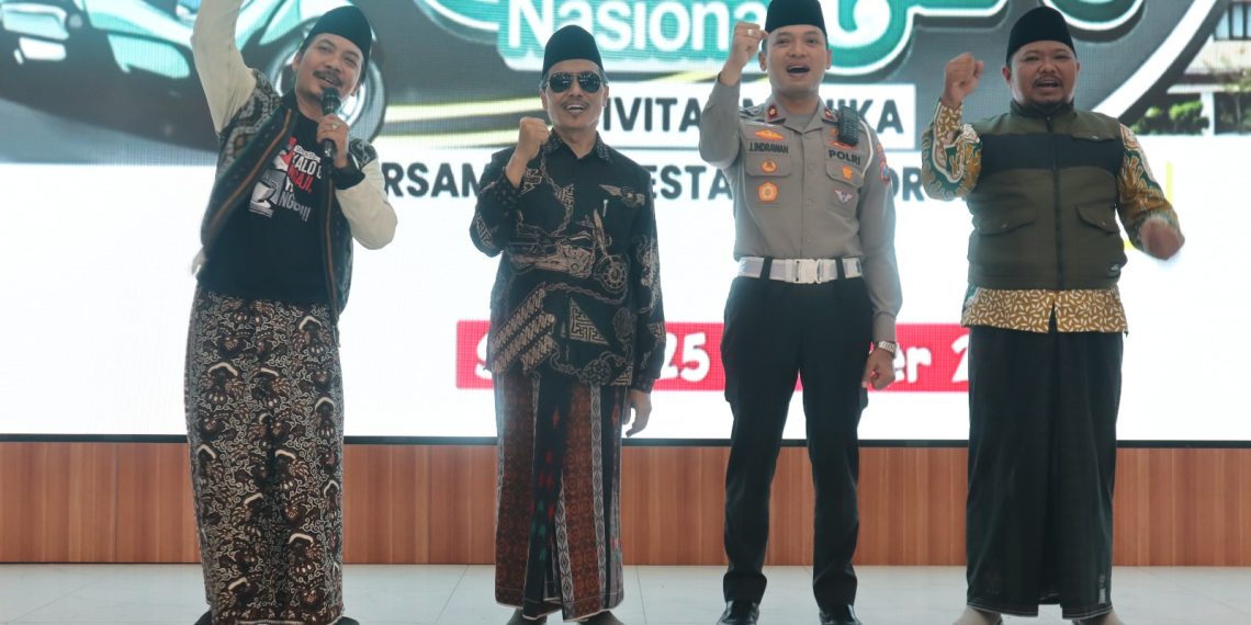 Santri Gandeng Satlantas Polresta Sidoarjo Gelar Motoran Klasik Hari Santri Nasional
