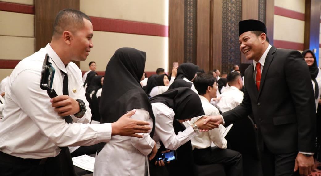 Serahkan SK 324 PPPK Sidoarjo, Bupati Subandi Minta Tingkatkan Profesionalisme