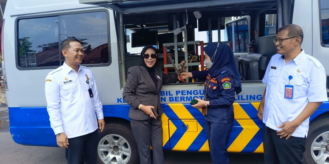 Respon Keluhan Masyarakat, Wabup Mimik Idayana﻿ Sidak Uji KIR Keliling Dishub Sidoarjo