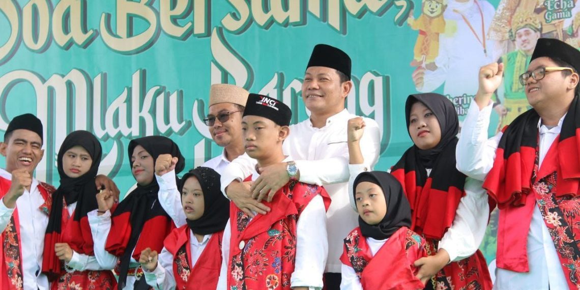 Bupati Subandi dan Ketua DPRD Nasih Lepas Ribuan Peserta Mlaku Bareng Santri