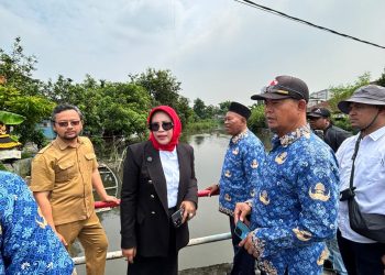 Rawan Banjir, Wabup Mimik﻿ Idayana﻿ Sidak Sungai Buntung Temukan Sampah dan Eceng Gondok