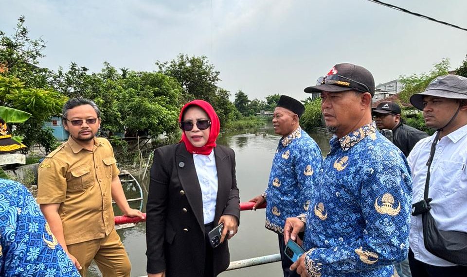 Rawan Banjir, Wabup Mimik Idayana Sidak Sungai Buntung Temukan Sampah dan Eceng Gondok