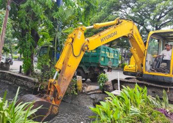 Atasi Banjir di Depan Lippo, Bupati Subandi Siagakan Rumah Pompa 24 Jam dan Maksimalkan Pembersihan Saluran