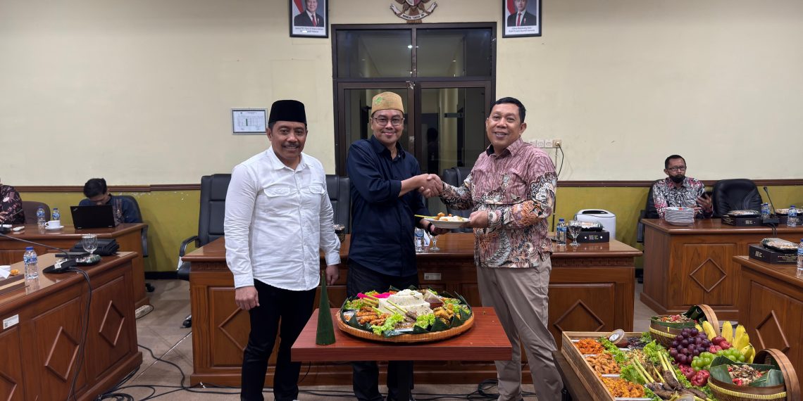 Refleksi dan Tasykuran Gelar Pahlawan Nasional di DPRD Kabupaten Sidoarjo, Guru Bangsa dan Pejuang