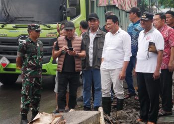 Bupati Subandi Sidak Proyek Betonisasi Kureksari, Tekankan Kualitas dan Ketepatan Waktu