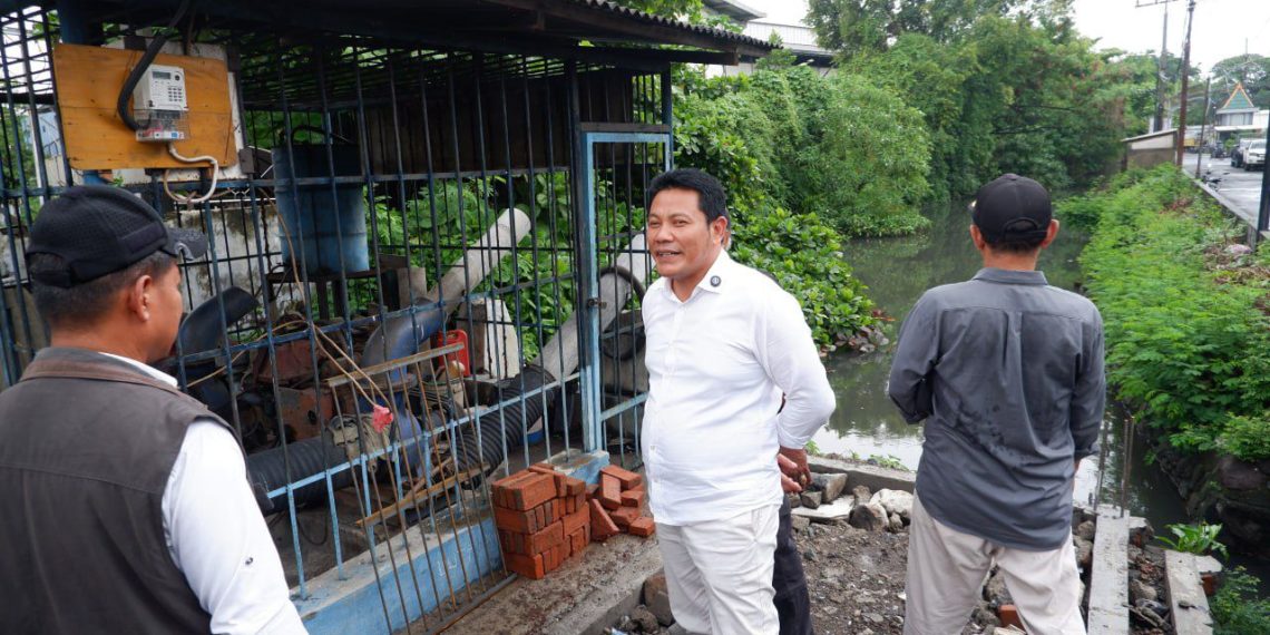 Bupati Subandi Sidak Wisma Tropodo, Temukan Pompa Usang dan Saluran Tertutup