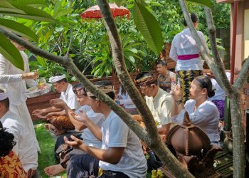 Pura Kertha Bumi Bhayangkara Polresta Sidoarjo Gelar Ibadah Hari Raya Galungan