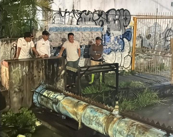 Bupati Subandi Turun Tangan Atasi Banjir di Sidoarjo Kota