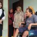 Wabup Sidoarjo Mimik Idayana Salurkan Bantuan Kursi Roda kepada Warga Kedungboto dan Mindi Porong