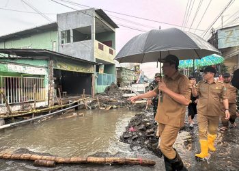 Bupati Subandi Sidak Banjir & Berikan Solusi di Perbatasan Desa Tambak Sawah – Tambak Rejo