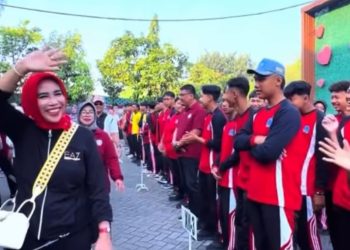 Hari Guru Nasional, Wabup﻿ Sidoarjo Mimik﻿ Idayana Datangi Sekolah Sapa Guru dan Murid