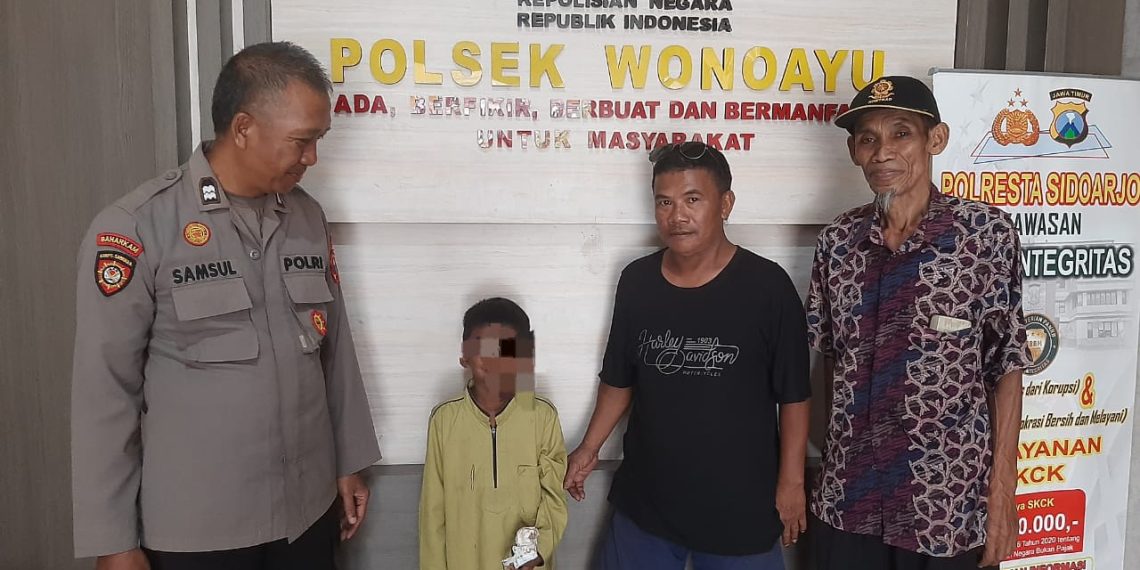 Warga Temukan Anak, Diserahkan ke Polsek Wonoayu untuk Diserahkan Keluarga