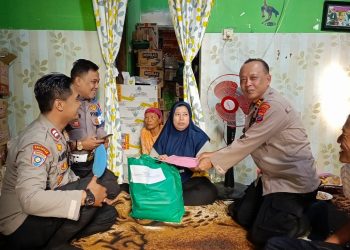 Polisi Takziyah ke Rumah Duka Pelajar Korban Laka Lantas