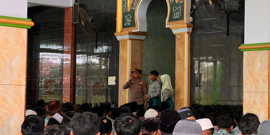 Polsek Krembung Sosialisasikan Keselamatan Berlalu Lintas kepada Pelajar
