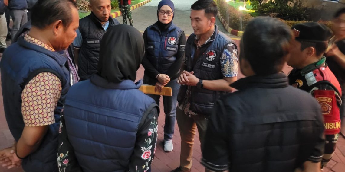 Antisipasi Peredaran Narkoba, Polisi dan TNI Razia Kafe serta Tempat Karaoke di Sidoarjo