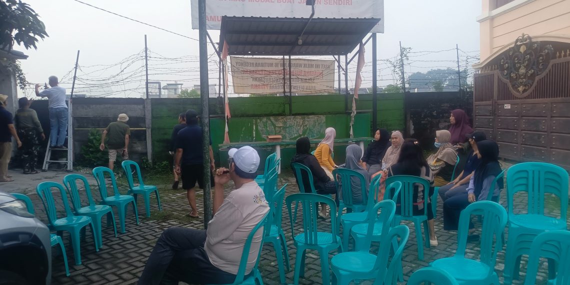 Warga Mutiara Regency Melawan, Pembongkaran Tembok Pembatas Gagal Dilaksanakan Pemkab Sidoarjo