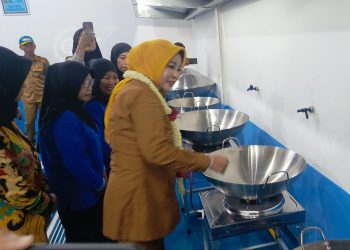 Resmikan SPPG Desa Temu Prambon, Wabup Mimik Idayana Minta Jaga Mutu Menu MBG