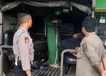 Respon Cepat Polsek Taman Tangani Adanya Warga Tergeletak Tanpa Identitas