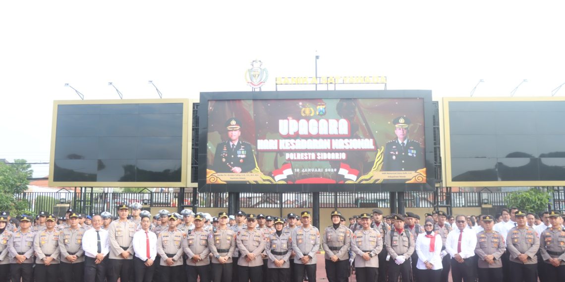 Upacara Hari Kesadaran Nasional, Wakapolresta Sidoarjo Tekankan Profesionalisme Personel