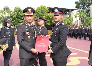 83 Personel Polresta Sidoarjo Dapatkan Satyalancana Pengabdian