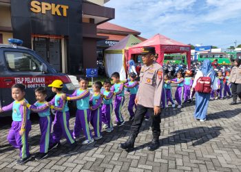 Polresta Sidoarjo Terima Kunjungan TK Dharma Wanita Persatuan Jabaran, Tanamkan Cita-Cita Sejak Dini