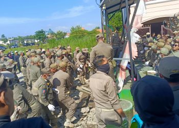 Perintah Bupati Subandi Bongkar Pagar Tembok, Satpol PP Serang dan Injak Warga Mutiara Regency