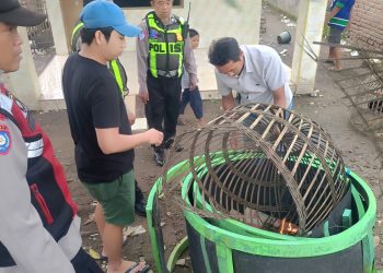 Polsek Balongbendo Datangi Lokasi Sabung Ayam di Desa Kemangsen