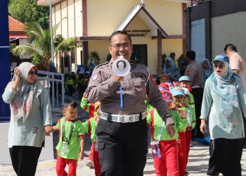 Satlantas Polresta Sidoarjo Kenalkan Profesi Polri Sejak Dini