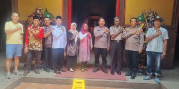 Kapolsek Sidoarjo Kota Turun Langsung Cek Keamanan Ibadah Imlek di Klenteng