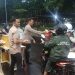 Polsek Waru Berbagi Takjil Gratis, Pererat Silaturahmi dengan Masyarakat