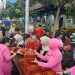 Polsek Gedangan Bersama Bhayangkari Bagikan Ratusan Takjil ke Masyarakat