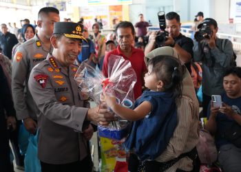 Kapolri Jenderal Polisi Listyo Sigit Pantau Mudik di Terminal Purabaya, Optimalkan Pelayanan Terbaik untuk Masyarakat