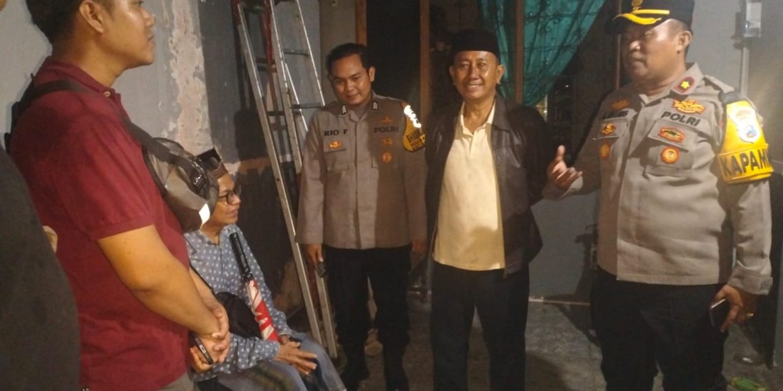 Diterjang Angin Kencang, Kapolsek Gedangan Datangi Rumah Warga Terdampak
