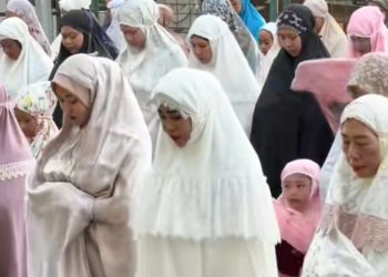 Sholat Id di Masjid Al-Muhajirin, Wabup Sidoarjo Mimik Idayana Minta Maaf dan Janji Benahi Pelayanan Publik