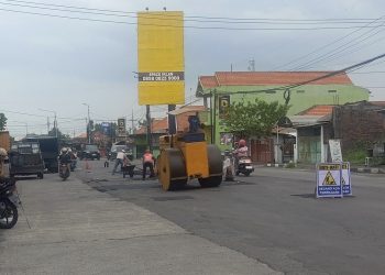 Kerusakan Jalan Lingkar Timur Mulai Diperbaiki
