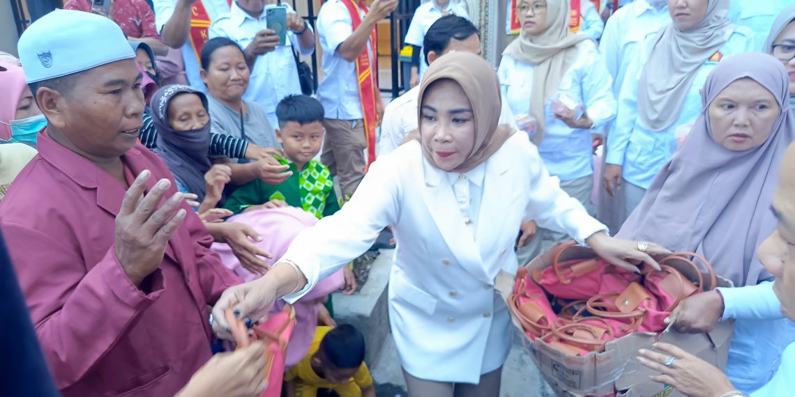 DPC Partai Gerindra Sidoarjo Bagikan 1.500 Takjil, Kader Disolidkan Hadapi Pemilu