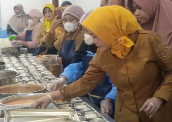 Sidak Dapur SPPG Desa Kepuh Kemiri Tulangan, Wabup Mimik Idayana Temukan IPAL Bermasalah