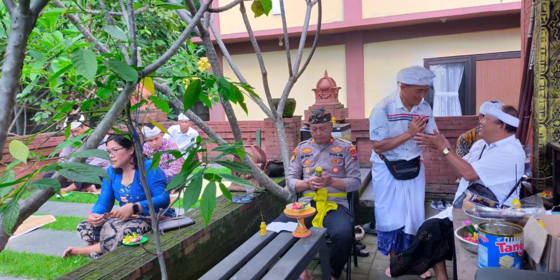Pura Kertha Bumi Bhayangkara Sidoarjo Gelar Ibadah Bulan Purnama