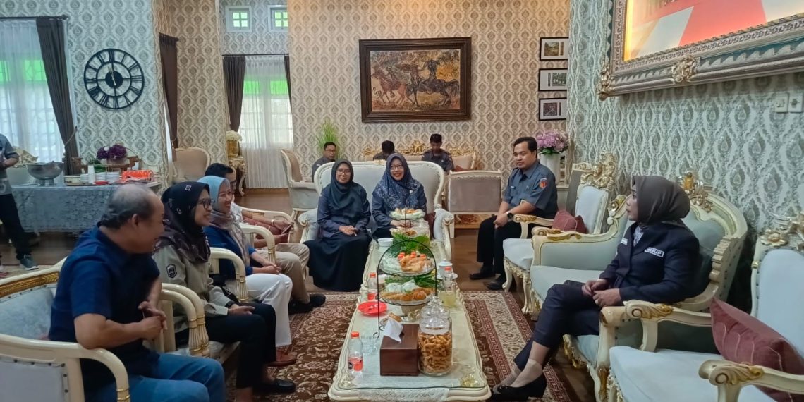 Wabup Mimik Idayana Terima Silaturahmi Halal Bihalal Komisioner Bawaslu Sidoarjo