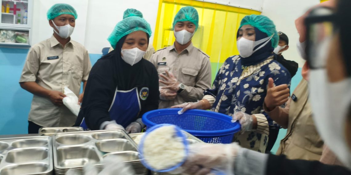 Wabup Mimik﻿ Idayana Resmikan SPPG Desa Prasung, Sasar 3.000 Penerima Manfaat Pelajar, Ibu Hamil dan Menyusui serta Balita