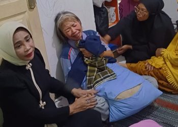 Takziah ke Korban Laka Jalan Berlubang di Lingkar Timur, Wabup Mimik Idayana Akan Percepat Perbaikan