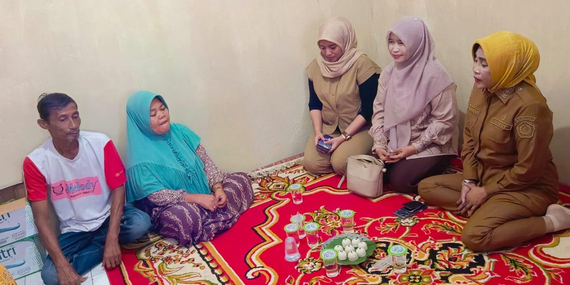 Wabup Sidoarjo Mimik Idayana Takziah ke Rumah Duka Kader Gerindra di Waru