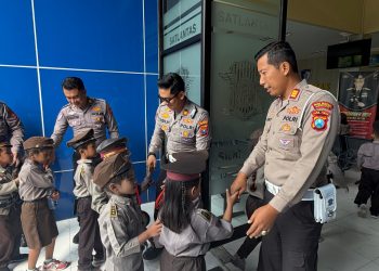 Polisi Sahabat Anak, Satlantas Polresta Sidoarjo Edukasi Tertib Lalu Lintas Sejak Dini