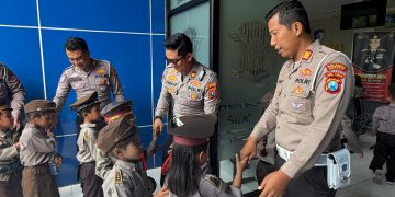 Polisi Sahabat Anak, Satlantas Polresta Sidoarjo Edukasi Tertib Lalu Lintas Sejak Dini