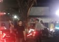 Respon Cepat Layanan Hotline 110, Polsek Waru Evakuasi Pohon Tumbang di Kedungrejo