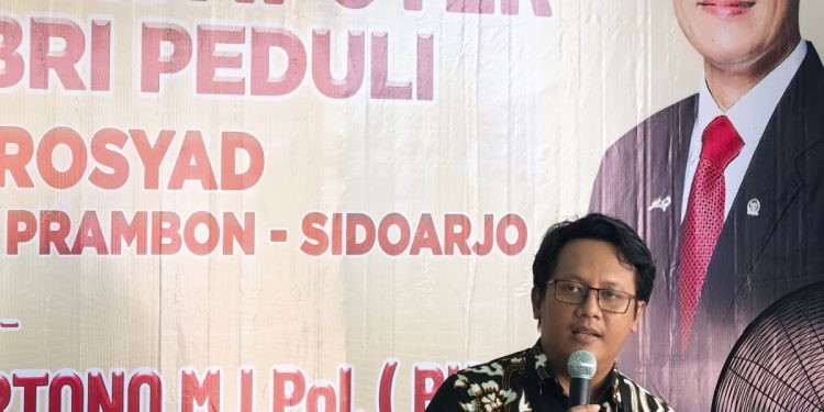 BRI Kanca Krian Salurkan Bantuan Komputer Kepada MI Ar-Rosyad Prambon